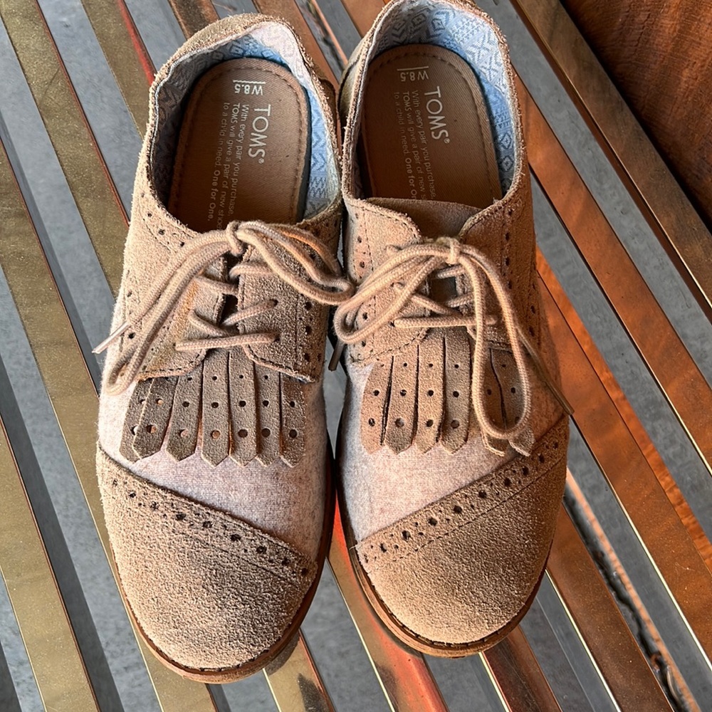 Toms lace up suede shoes